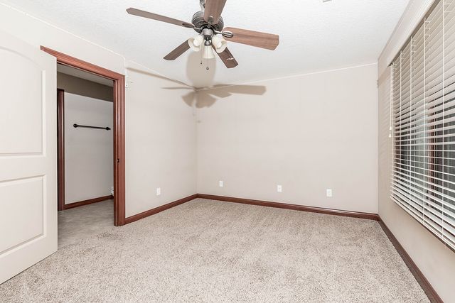 8700 Wooded Point Drive, Johnston, IA 50131