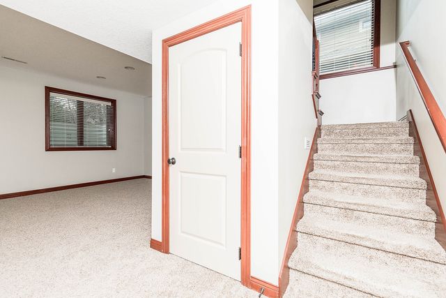 8700 Wooded Point Drive, Johnston, IA 50131