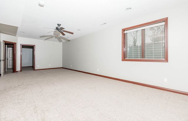 8700 Wooded Point Drive, Johnston, IA 50131