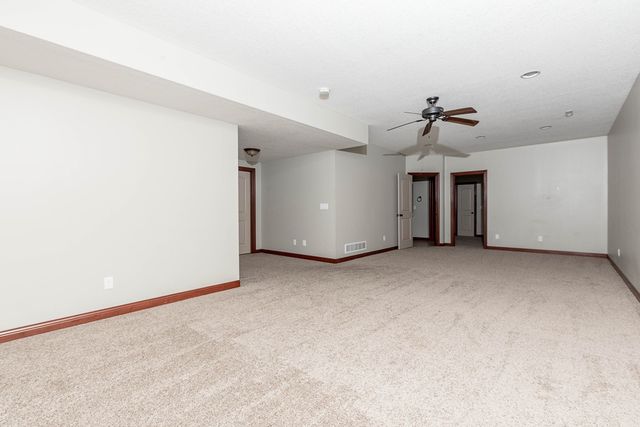 8700 Wooded Point Drive, Johnston, IA 50131