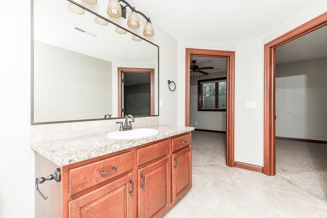 8700 Wooded Point Drive, Johnston, IA 50131