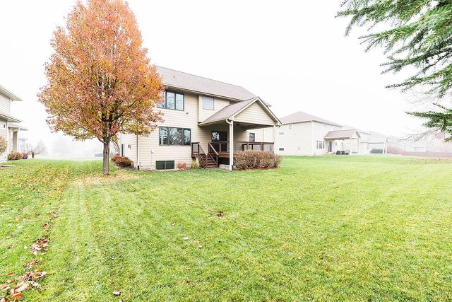 8700 Wooded Point Drive, Johnston, IA 50131