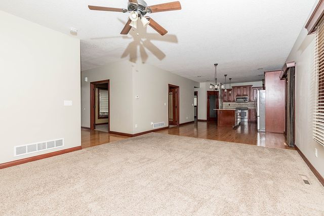 8700 Wooded Point Drive, Johnston, IA 50131