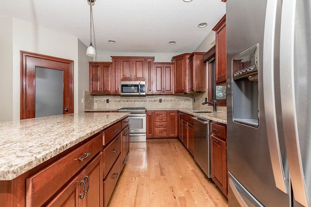 8700 Wooded Point Drive, Johnston, IA 50131