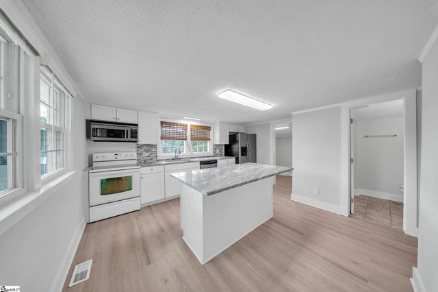 6 Allen Street, Pelzer, SC 29669