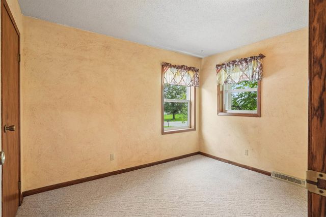 1417 Angus Drive, Waterloo, IA 50701