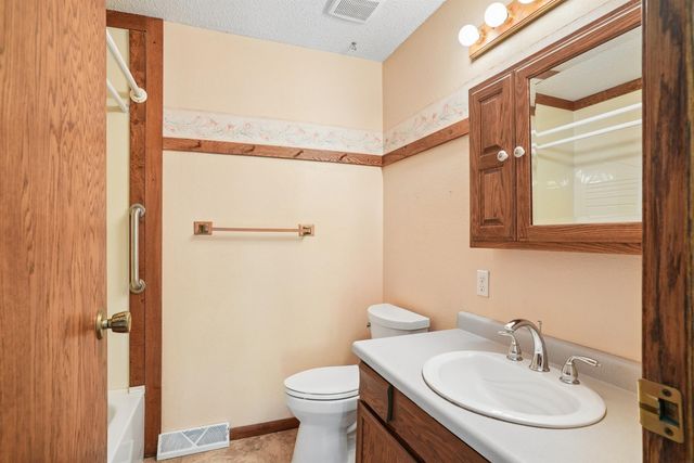 1417 Angus Drive, Waterloo, IA 50701