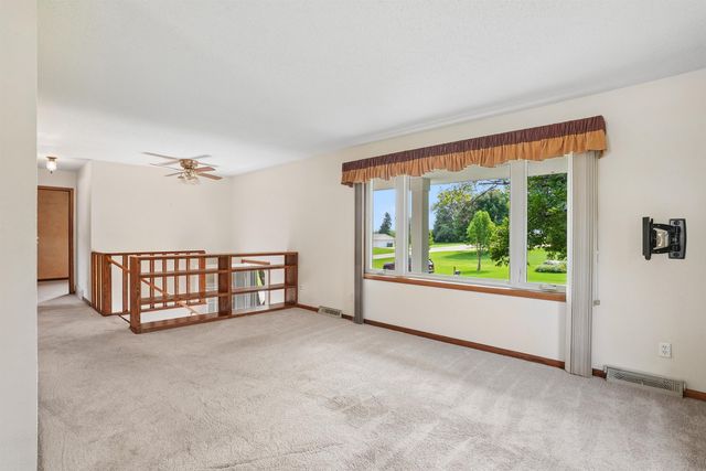 1417 Angus Drive, Waterloo, IA 50701