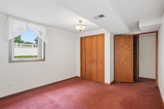 1417 Angus Drive, Waterloo, IA 50701