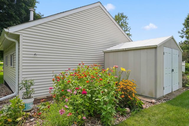 1417 Angus Drive, Waterloo, IA 50701