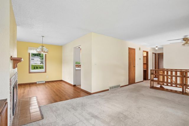1417 Angus Drive, Waterloo, IA 50701
