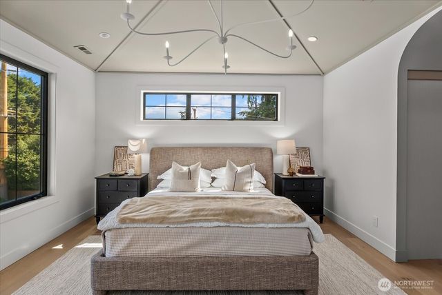10789 SE 10th Street, Bellevue, WA 98004