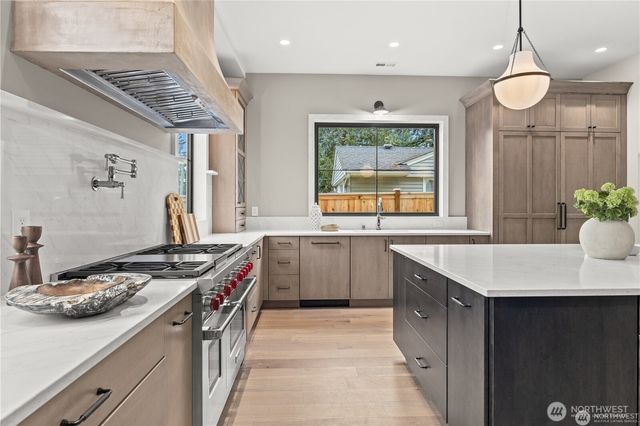 10789 SE 10th Street, Bellevue, WA 98004