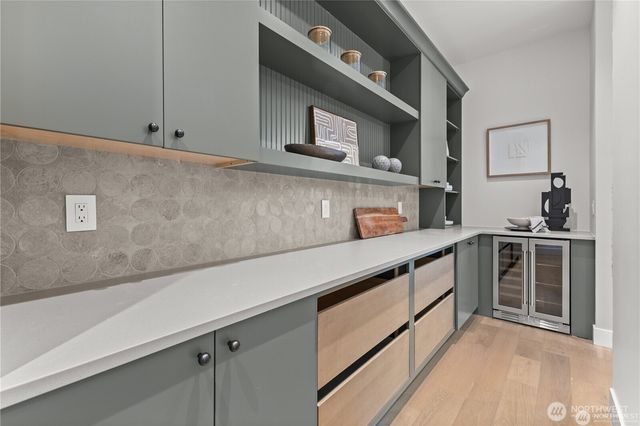 10789 SE 10th Street, Bellevue, WA 98004