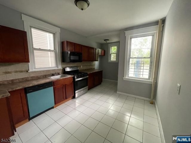 8 Treacy Avenue 2, Newark, NJ 07108