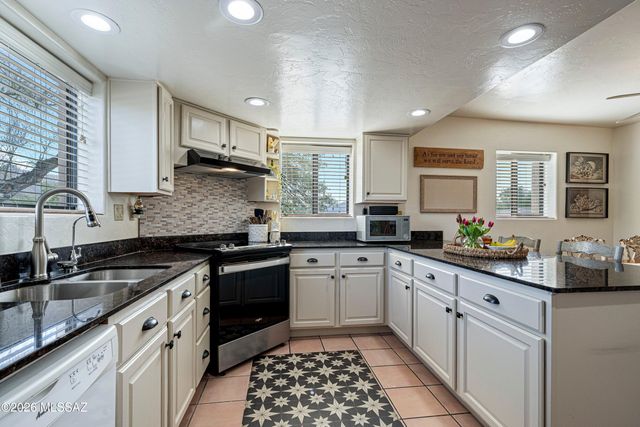 4949 N Moonstone Drive, Tucson, AZ 85750