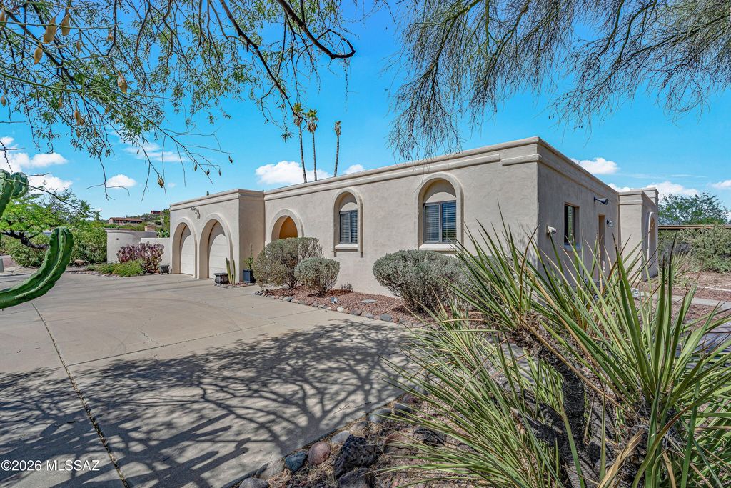 4949 N Moonstone Drive, Tucson, AZ 85750