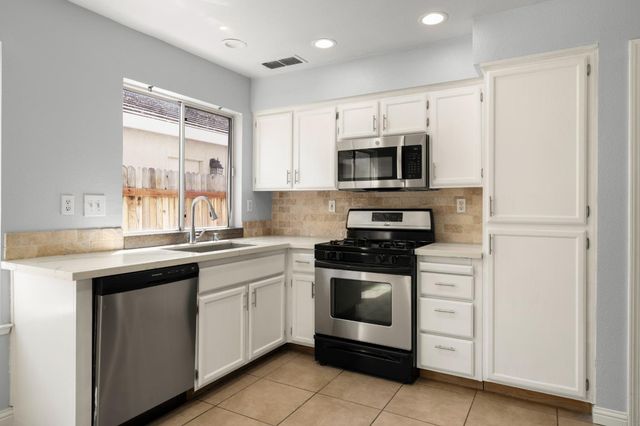 9467 Little Rapids Way, Elk Grove, CA 95758