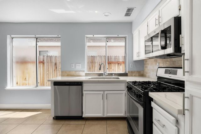 9467 Little Rapids Way, Elk Grove, CA 95758