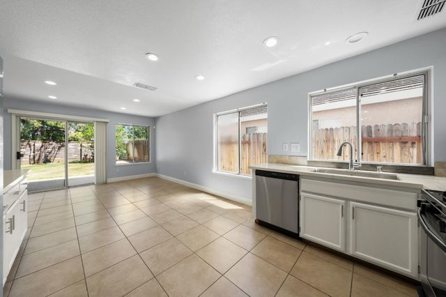 9467 Little Rapids Way, Elk Grove, CA 95758