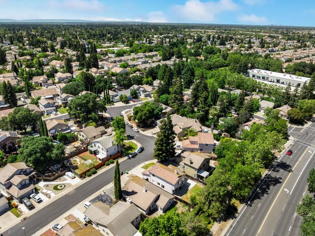 9467 Little Rapids Way, Elk Grove, CA 95758