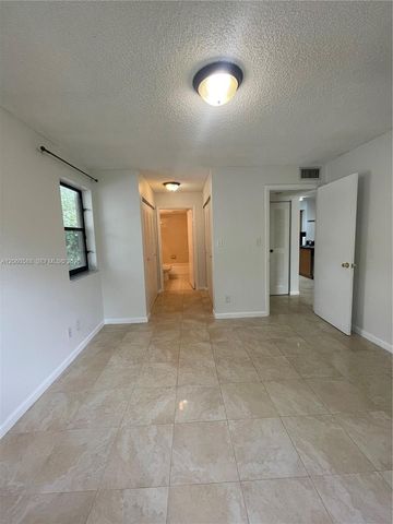 530 S Park Rd 28-11, Hollywood, FL 33021