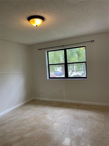 530 S Park Rd 28-11, Hollywood, FL 33021