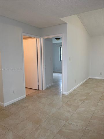 530 S Park Rd 28-11, Hollywood, FL 33021