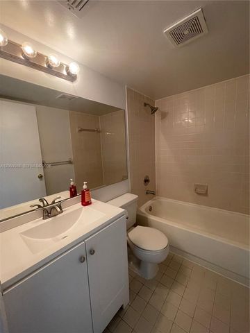 530 S Park Rd 28-11, Hollywood, FL 33021