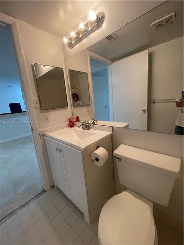 530 S Park Rd 28-11, Hollywood, FL 33021