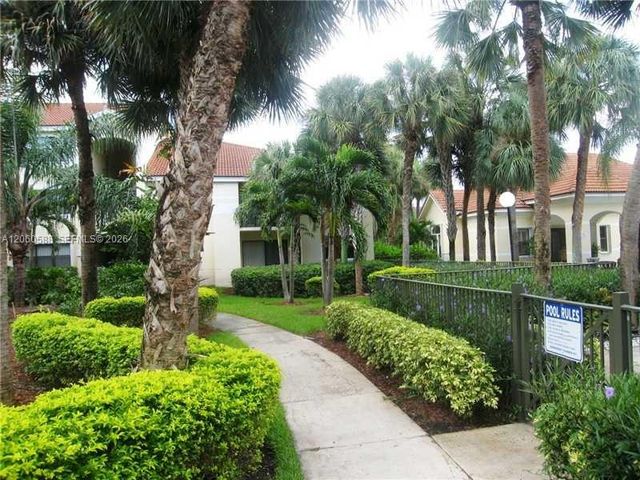 530 S Park Rd 28-11, Hollywood, FL 33021