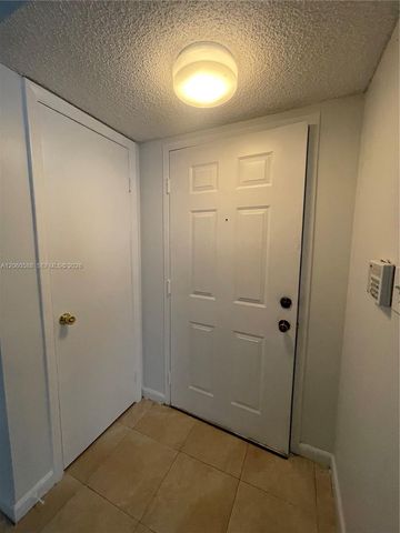 530 S Park Rd 28-11, Hollywood, FL 33021