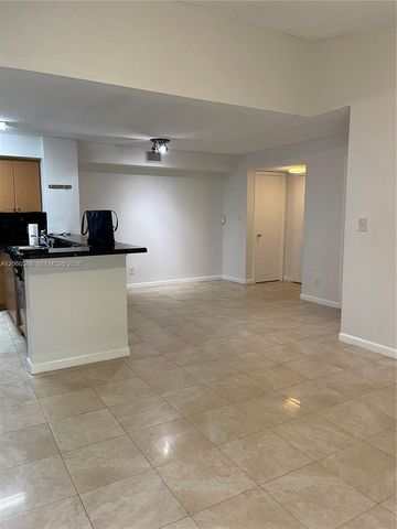 530 S Park Rd 28-11, Hollywood, FL 33021