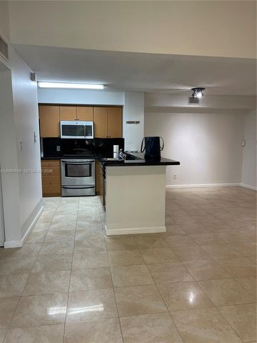 530 S Park Rd 28-11, Hollywood, FL 33021