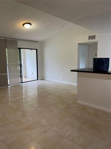530 S Park Rd 28-11, Hollywood, FL 33021