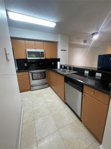 530 S Park Rd 28-11, Hollywood, FL 33021