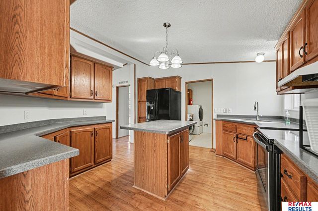 2410 S 16th Street, Council Bluffs, IA 51501