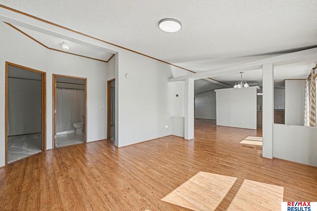 2410 S 16th Street, Council Bluffs, IA 51501