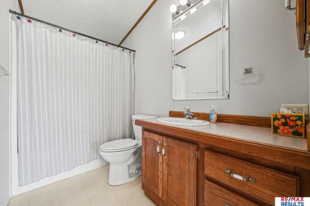2410 S 16th Street, Council Bluffs, IA 51501