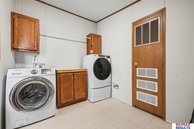 2410 S 16th Street, Council Bluffs, IA 51501