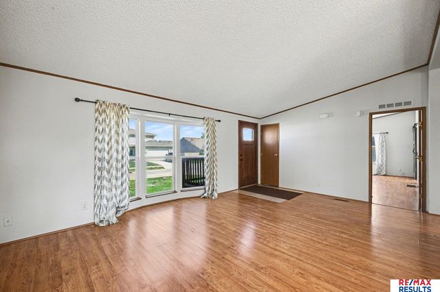 2410 S 16th Street, Council Bluffs, IA 51501
