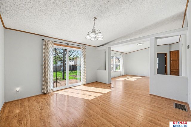2410 S 16th Street, Council Bluffs, IA 51501
