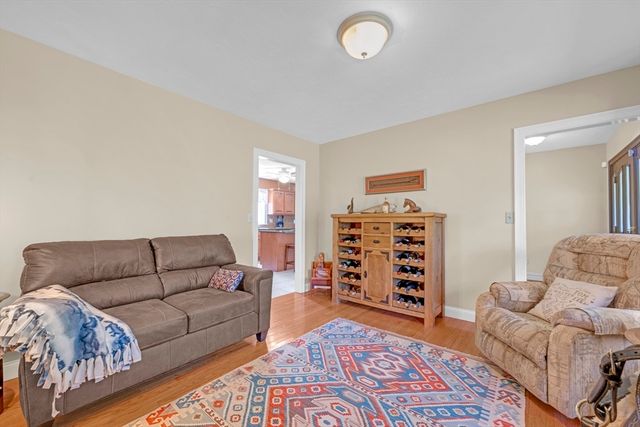 7 Kittredge Rd, North Brookfield, MA 01535