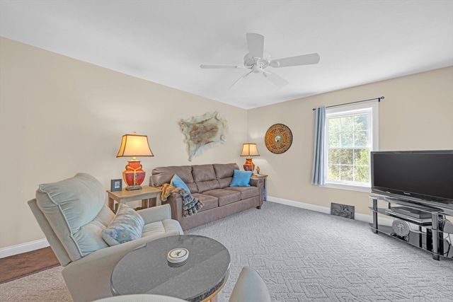 7 Kittredge Rd, North Brookfield, MA 01535