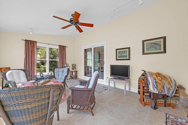 7 Kittredge Rd, North Brookfield, MA 01535