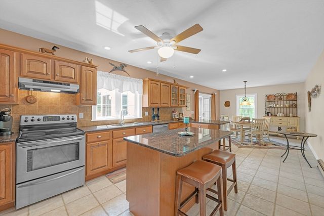 7 Kittredge Rd, North Brookfield, MA 01535