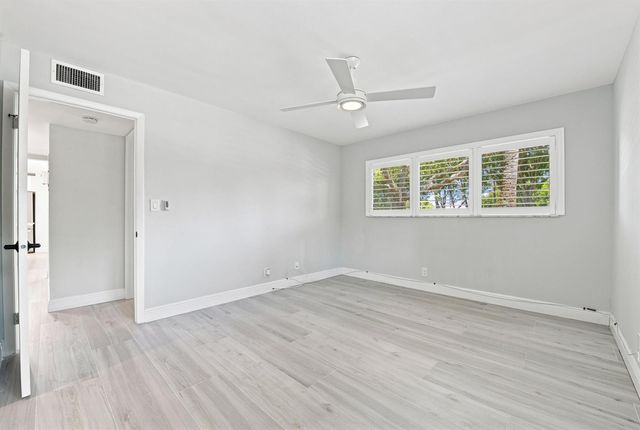 15492 LAKES OF DELRAY Boulevard 101, Delray Beach, FL 33484