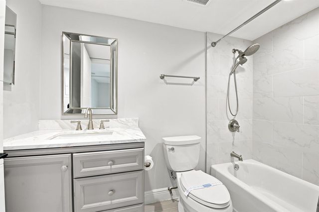 15492 LAKES OF DELRAY Boulevard 101, Delray Beach, FL 33484