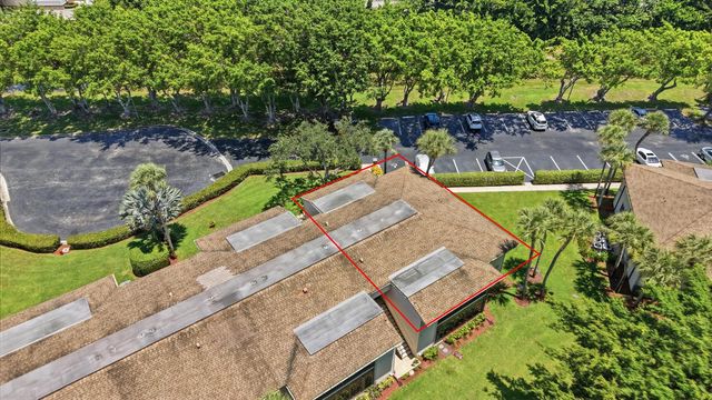15492 LAKES OF DELRAY Boulevard 101, Delray Beach, FL 33484