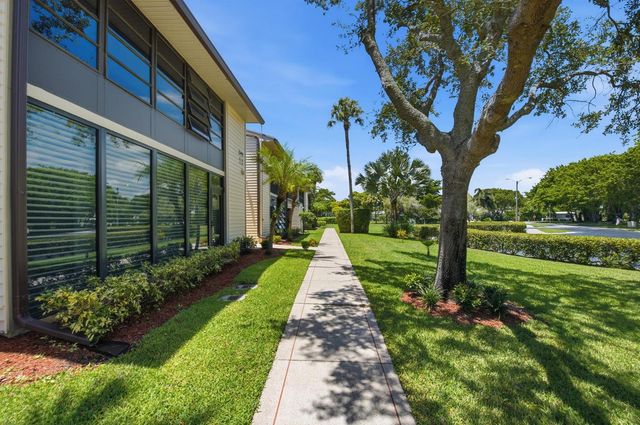 15492 LAKES OF DELRAY Boulevard 101, Delray Beach, FL 33484